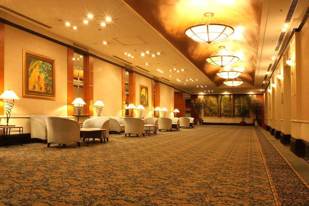 Ruishi Hotel Dalian Exterior photo